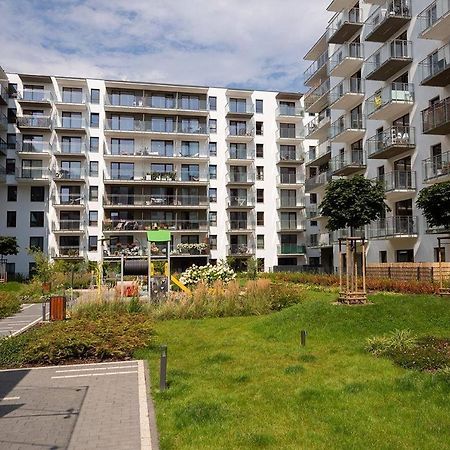 Easy & Comfortable, With Balcony, Very Close To The Center Varsó Kültér fotó